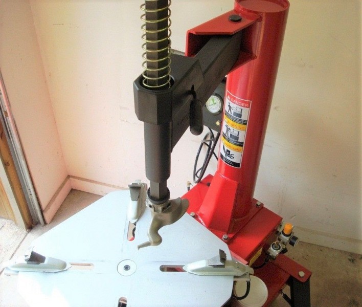 Hollstein Medium Duty Changer