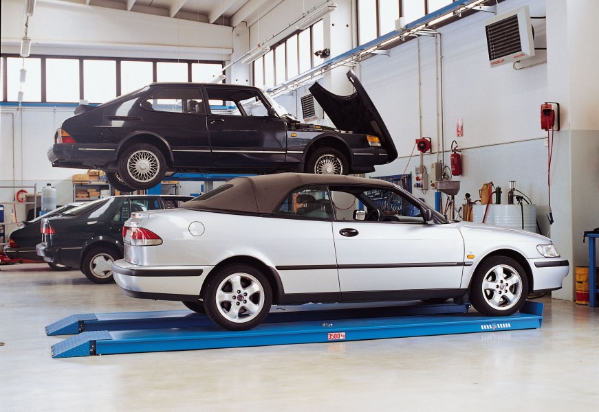 Rav Inground Lift with pad attachment