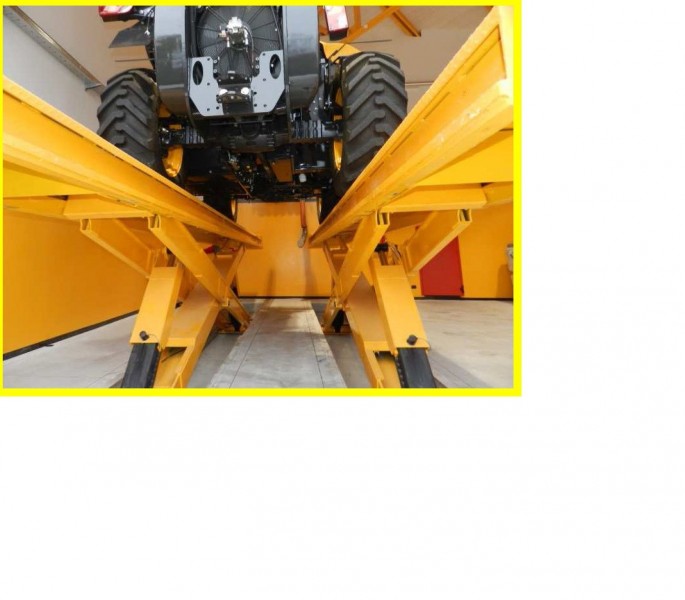 RAV Super Scissors Lifts with capacities from 20,000lbs thru 125,000lbs.