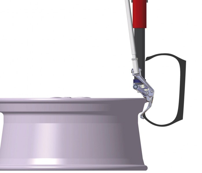 Rav Slivo Tool lifting the Lower Bead